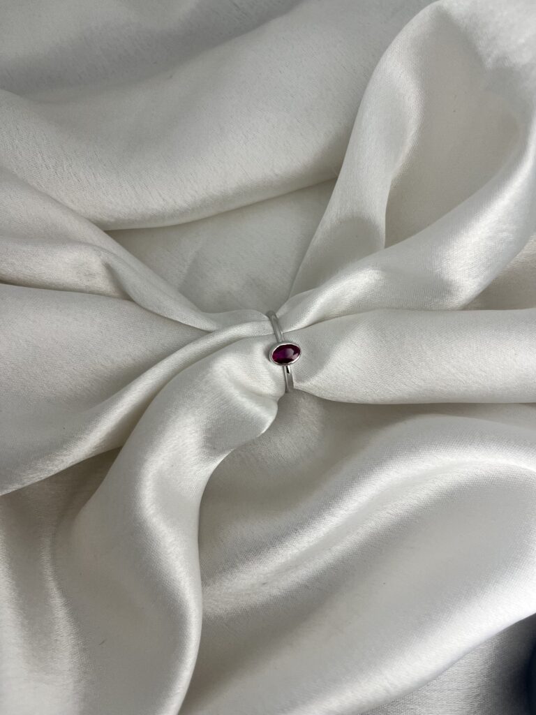crimson-oval-bezel-solitaire-in-silver